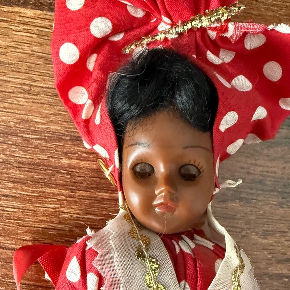 Souvenir of New Orleans Blinking Doll - Picture 12 of 13
